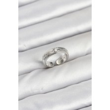 Clariss Pirinç Gümüş Renk Zirkon Taşlı Kutup Yıldızı Model Kadın Yüzük