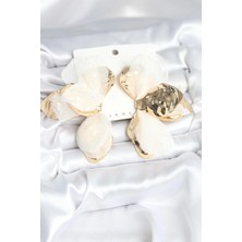 Çarşı Point Pirinç Gold Renk Beyaz Tüllü Lotus Kadın Küpe