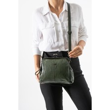 571 Collections Çanta Yıkama Deri Klipsli Fermuarlı 3 Bölmeli Burslu Omuz Çantası Haki Model:(571-13T)