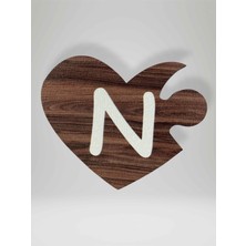 Mundy N Harfi (Sol Parça) – Ahşap Puzzle Kalp Harf Magnet – Buzdolabı Süsü – Ikili Uyumlu (KOD:1021)
