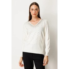 On Triko V Yaka Önü Taşlı Triko Kazak 65315-26K