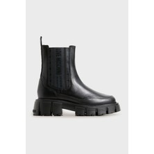 Love Moschino Deri Logolu Kalın Tabanlı Bot Bayan Bot JA24075G0NIA0000