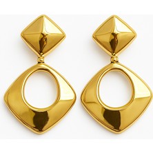 Venüs Design Gold Renkli Çelik Lili Küpe Kadınlar İçin Çivi Model Şık ve Modern Tasarım