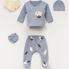 The Secret Desire Adventure Fil Işlemeli 5’li Erkek Bebek Seti – Üst + Patikli Alt + Şapka + Eldiven + Bandana Önlük – 3-3 Ay