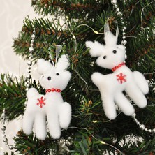 Parlak Beyaz Geyik Süsleri, Yılbaşı Dekorasyonuna Şıklık Katıyor