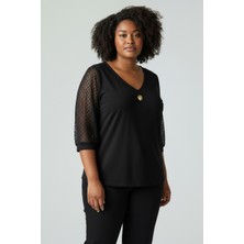 Ferz Büyük Beden Sandy Kumaş Bluz-V Yaka ,puantiyeli Dantel Kol-Siyah