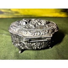 TT Japon Üretimi Metal Mücevher Kutusu 8,5 cm 6,5 cm 4,5 cm Ölçülerinde