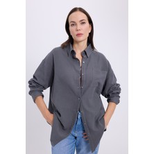 Tudors Kadın Oversize Geniş Kesim %100 Pamuk Müslin Kumaş Uzun Kollu Cepli Dokulu Koyu Gri Gömlek