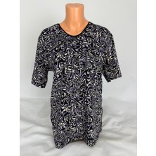 Yaşar Triko Kadın Mor Siyah U Yaka Kısa Kollu Desenli Yırtmaçlı Dokuma Viskon Anne Penye Tişört