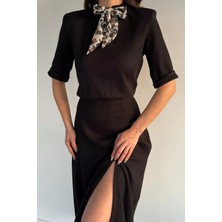 Gülseli Kadın Fular Aksesuarlı Likralı Yırtmaç Detaylı Elbise P-00019229