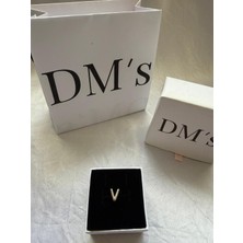 DMs Silver V Harf Gümüş Charm'ı