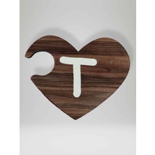 Mundy T Harfi (Sağ Parça) – Ahşap Puzzle Kalp Harf Magnet – Buzdolabı Süsü – Ikili Uyumlu (KOD:1038)