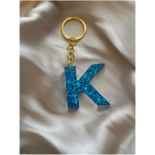 Hercy K Harfli Epoksi Reçine Anahtarlık | Mavi Pullu Anahtarlık