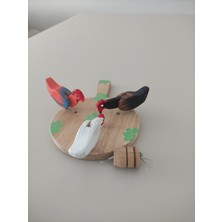 Kahverengi Ahşap Yemlik Tavuklar Için Doğal ve Şık Tasarım