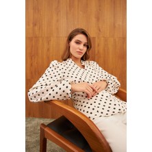 Stella Pulvis Beyaz Parlak V Yaka Gömlek