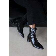 Straswans Amor Kadın Küt Kalıp Kırışık Deri Bot Siyah