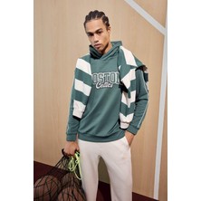 DeFacto NBA Boston Celtics Boxy Fit Kapüşonlu Modal Sweatshirt E8948AX25AU