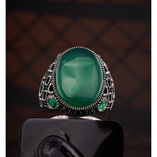 Yıldırım Yeşil Doğal Taşlı Özel Işlemeli 925 Ayar Gümüş Erkek Yüzük – Gösterişli ve Karakterli Tasarım