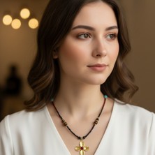 Doğal Taş Detaylı Gold Çiçek Uçlu Kolye – 90 cm