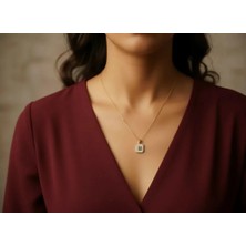 Urunia Zirkon Çerçeveli Kare Harf Kolye Altın Rengi Isim Baş Harfi (Bütün Harfleri Mevcuttur)