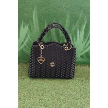 Belirtilmemiş Siyah Hasır Dokulu Kadın El ve Omuz Çantası – Altın Detaylı Şık Günlük Çanta