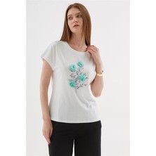 Nazen Giyim Kısa Kollu Çiçekli Beyaz Kadın T-Shirt  0123-2Y5