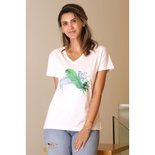 Nazen Giyim Yaprak Baskılı Kısa Kollu Beyaz Kadın T-Shirt  64-2y5