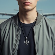 Alooya Antik Desenli Haç Gümüş Kaplama Deri İp Kolye