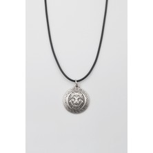 Alooya Kabartmalı Aslan Madalyon Kolye - PU Deri İp Zincirli Unisex Gümüş Kaplama - 60 cm
