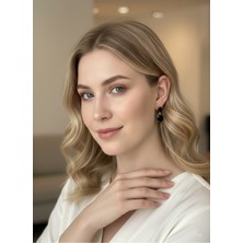 Studio Fashion 1988 Kararmaz Vip Çelik Premium Gold Rodyum Kaplama Parlak Siyah Taşlı Sallantılı Çivi Model Şık Küpe