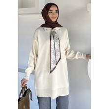 Julude Gülseli Polo Yaka Fular Aksesuarlı Tesettür Triko Tunik P-00019399