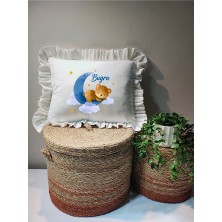 Moda Lime Isme Özel Ay ve Uyuyan Ayıcık Desenli Fırfırlı Bebek Yastığı - Içi Dolgulu 30X40 cm