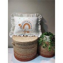 Moda Lime Isme Özel Çiçekli Gökkuşağı Desenli Fırfırlı Bebek Yastığı - Içi Dolgulu 30X40 cm