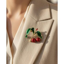 Nevoka Kiraz Detaylı Kırmızı Emaye Broş