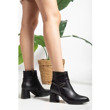 Kocamanlar Feles Toka Detaylı Klasik Topuklu Kadın Bot