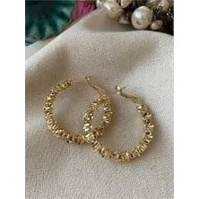 The Secret Desire Büyük Gold Dokulu Halka Küpe  Işıltılı ve Gösterişli Şık Kadın Küpe