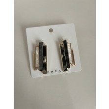 The Secret Desire Geometrik Çubuk Taşlı Küpe – Gold Çerçeveli Siyah & Sedef Mermer Desenli Modern Kadın Küpe