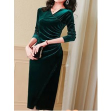 Ezel Glory Kadın Uzun Kollu Kruvaze Yakalı Yandan Büzgülü Önden Çapraz Detaylı Midi Kadife Elbise