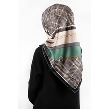 Violla Twill Kemer ve Zincir Detaylı Ekose Desenli Petrol Yeşili Renkli 90X90 Eşarp (Ipek Içermez) Kenar Dikiş Şekli El Dikişli