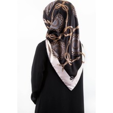 Violla Twill Kemerli ve Geometrik Desenli Gri Renkli 90X90 Eşarp (Ipek Içermez) Kenar Dikiş Şekli El Dikişli