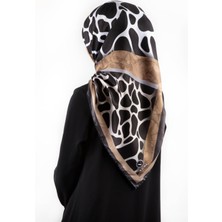 Violla Twill Taş Desenli Bej - Gri Renkli 90X90 Eşarp (Ipek Içermez)Kenar Dikiş Şekli El Dikişli