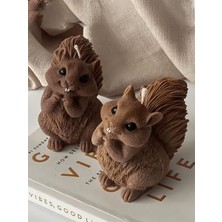 El Yapımı Kokulu Sincap Figürlü Dekoratif Mum 2 Adet