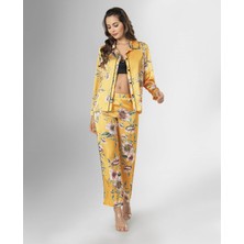 Sarı Çiçekli Kadın Saten Pijama Takımı – Premium Dokulu, Rahat Kesim