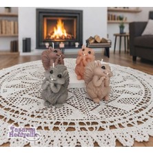 El Yapımı Kokulu Sincap Figürlü Dekoratif Mum 4 Adet