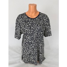 Yaşar Triko Kadın Siyah Gri U Yaka Kısa Kollu Desenli Yırtmaçlı Dokuma Viskon Anne Penye Tişört