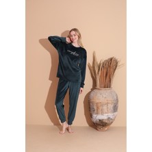 Meri Kadın Zümrüt Yeşil Uzun Kollu Sıfır Yakalı Düz Renk Kadife Baskılı Pijama Takımı