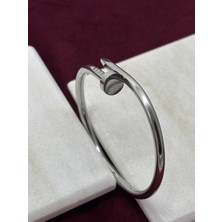 Calista Aksesuar Çivi Detaylı Silver Kelepçe