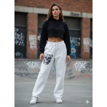 Kurukafa Baskılı Beyaz Eşofman Altı – Unisex %100 Pamuk 3 Iplik Şardonlu