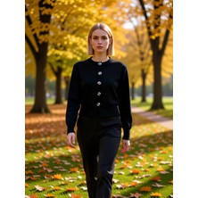 Benerly Kadın Regular Kalıp Gül Düğmeli Crop Triko Hırka Ceket Görünümlü Modern Şıklık Sunumu Spor