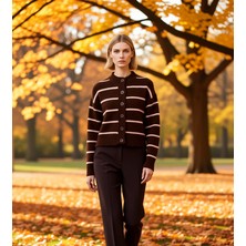 Benerly Kadın Çizgili Yumuşak Dokulu Bisiklet Yaka Crop Kesim Triko Hırka Düğmeli Ön Detaylı Şık Görünüm